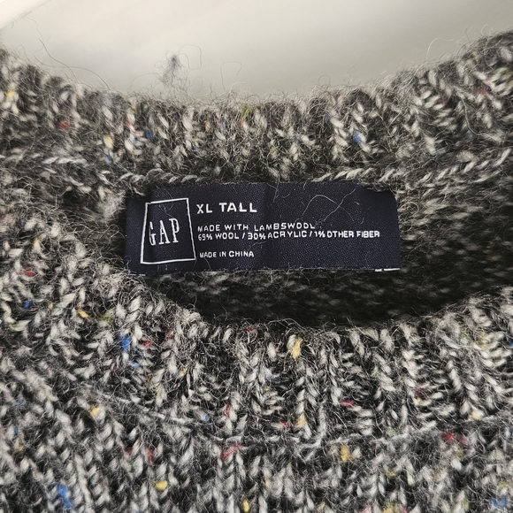 GAP Gray and Black Crewneck Sweater - Picture 3 of 4